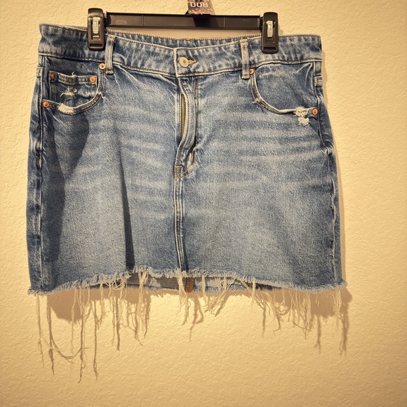 American Eagle Outfitters Blue Frayed Hem Mini Skirt - Picture 2 of 2